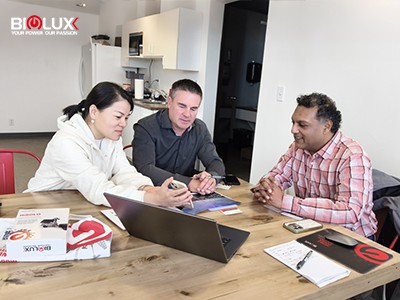 BIGLUX besøk kanadiske kunder: Dykk inn i solar CCTV-tårnene og få ros